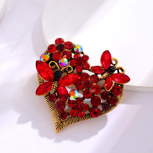 YOUFENG joyería llegada moda elegante y elegante <span class=keywords><strong>Vintage</strong></span> mariposa corazón cristal brillante broche para Mujer Flor broche Pin - Product Image 1