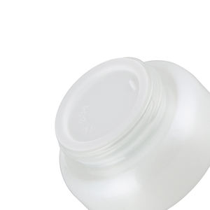 Envase cosmético dorado de último estilo 30g 50g Tarro de cristal de crema facial con tapa dorada en relieve - Product Image 4