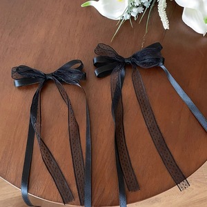Grand nœud en dentelle et pince à bec de canard pour filles avec deux queues de cheval - accessoire de cheveux de style girly. - Product Image 4