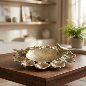 Plato Decorativo de Metal Hecho a Mano con Forma de Flor y Diseño Tradicional Chino Pintado a Mano - Product Image 4