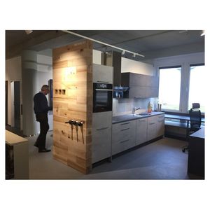 סגנון גותי ארונות מטבח עץ כהה ומבטא ברזל - Product Image 4