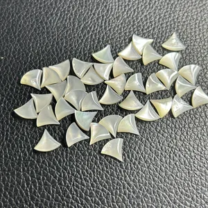 Good Polished Flat-back Natural Mother of Pearl Shell Fan Shape Cabochon MOP Stone