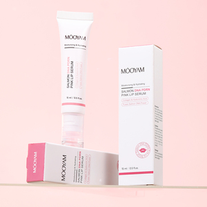 เซรั่มบำรุงริมฝีปากสีชมพู สูตร DNA แซลมอน PDRN สำหรับริมฝีปากแห้งแพ้ง่ายในช่วงฤดู ช่วยเติมความชุ่มชื้นและปลอบประโลม ซ่อมแซมเกราะป้องกันผิวริมฝีปาก ผลิตแบบ OEM สำหรับแบรนด์ส่วนตัว - Product Image 1