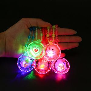 Collier Lumineux Princesse en Promotion, Pendentif Clignotant pour Fêtes d'Enfants, Petits Jouets Décoratifs en Gros - Product Image 1