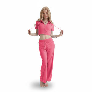 Ensemble de détente tricoté rose pour femme Tc391 – Pyjama décontracté à manches courtes et fermeture éclair sur le devant, couleur unie, longueur intégrale, idéal pour l'été - Product Image 1