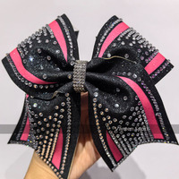 Chaussettes de cheerleading personnalisées avec nœud en vinyle pailleté rose vif, strass néon et ruban de sensibilisation au cancer