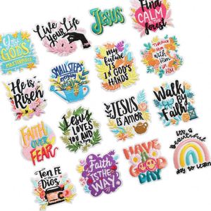 Parche Bordado Termoadhesivo con Frases Inspiradoras de Jesús: Te Ama Jesús, Jesús es Amor, para Decoración de Ropa y Sombreros - Product Image 1