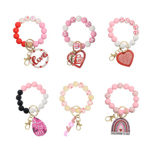 <span class=keywords><strong>Grossiste</strong></span> Bracelet de perles de <span class=keywords><strong>silicone</strong></span> à la mode Porte-clés Saint Valentin en bois personnalisé Porte-clés en bois avec impression UV pour porte-clés en métal - Product Image 3