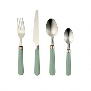 Juego de Cubiertos Modernos de Acero Inoxidable con Acabado Dorado Espejo y Mangos Verdes, Cuchillo, Tenedor y Cuchara para Uso en el Hogar y Hoteles - Product Image 3
