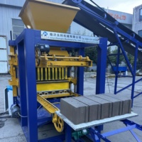 Machine à fabriquer des blocs de béton QT4-24 avec des moules personnalisables