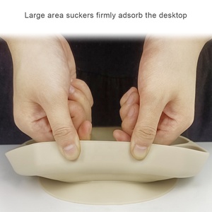 Suministros de alimentación de destete Led para bebé, babero estampado impermeable para niños pequeños, plato de silicona, cuchara y cuenco, juego de alimentación de bebé de silicona sin BPA - Product Image 2