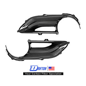 Embellecedor de luces traseras de fibra de carbono estilo Caprist para Ferrari 488 - Product Image 1