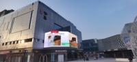 Écran mural LED couleur plein format YAHAM pour extérieur avec modules intelligents étanches IP65 et design fin