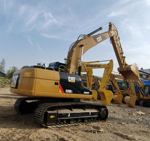 Excavatrice sur chenilles d'occasion Cat 320DL – Machines Caterpillar 320, 320D, 320D2, 325D, 330D, 336D à vendre - Product Image 2