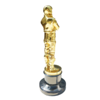 Trophée personnalisé en métal doré poli, style antique et moderne, sculpture de statue humaine gravée pour la présentation de médailles sportives