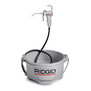 Pistola de Engrase Manual Ridgid 10883 con Soporte para Cubeta y Manguera para Uso Industrial - Product Image 1