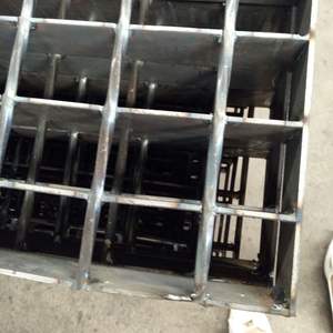 Rejilla de Acero Galvanizado por Inmersión en Caliente de Grado Industrial con Aleación de Aluminio Resistente al Fuego y Anticorrosión para Uso en Apartamentos y Villas - Product Image 4