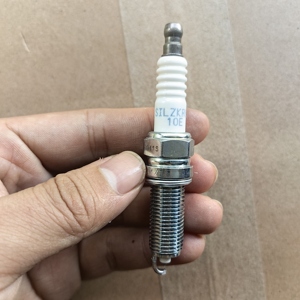 Bujías NGK de Alta Calidad, Originales, para Sistemas de Motor Automotriz 93815 SILZKR6B10E, Embalaje Coreano 18846 10060 - Product Image 4