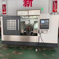 Máquina de Fresado y Perforación de Extremos de Ejes CNC XY810 con Tornillo de Banco Hidráulico Autocentrante - Sistema de Bloqueo Automático ISO CE