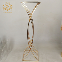 Luxuriöser Rechteckiger Hochzeits-Blumenständer Metall Gold Vase für Eventdekoration und Hochzeits-Tischdekoration