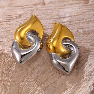 ट्रेंडी 316 एल स्टेनलेस स्टील गहने pvd प्लेटेड 18k सोने के ज्यामितीय दो टोन दिल आकार महिलाओं के स्टड इयररिंग्स कस्टम - Product Image 5