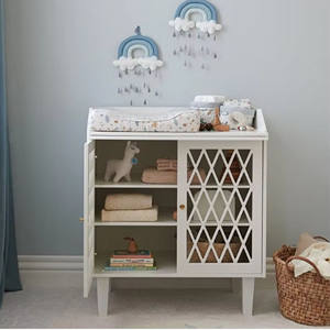 Mesa Cambiador de Bebé Moderna y Elegante de Madera Maciza con 3 Estantes, Bandeja Extraíble, Antivuelco y Segura para Comedor Escolar - Product Image 5