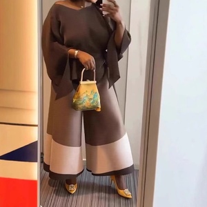 Conjunto de 2 Piezas para Mujer Talla Grande Africana, Top Asimétrico Plisado Informal y Pantalones Largos con Bloques de Color, Corte Holgado, a la Moda - Product Image 3