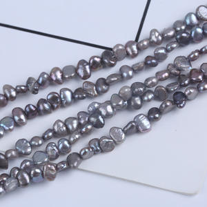 Perles d'eau douce naturelles de 18 cm, 4-5 mm, double face, forme baroque, blanches, brillantes, avec trou latéral gris, parfaites pour la fabrication de boucles d'oreilles et de colliers - Product Image 4