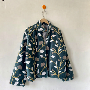 Chaqueta de terciopelo azul verdoso bordada a mano para mujer, abrigo cálido de invierno con bordado floral Aari, cuello alto y frente abierto - Product Image 1