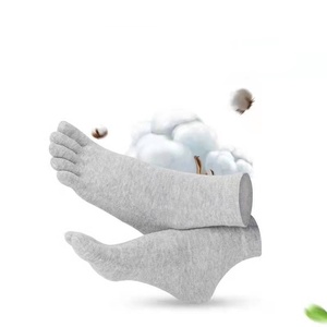 Men's Outdoor Sports <strong>Running</strong> <strong>Socks</strong> Quick-Drying Leisure Crew High 5 <strong>Toed</strong> Knitted Design with Body Custom Logo for Autumn Season - Product Image 3