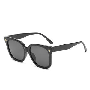 Lunettes de soleil carrées Qianai, monture noire, verres PC AC, UV400, unisexe, type 3, pour grands visages - Product Image 1