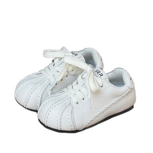 <span class=keywords><strong>Botas</strong></span> <span class=keywords><strong>de</strong></span> tobillo <span class=keywords><strong>blancas</strong></span> retro con puntera <span class=keywords><strong>de</strong></span> concha para niños y <span class=keywords><strong>niñas</strong></span>, estilo primavera 2026, diseño feo-adorable, casuales, con suela <span class=keywords><strong>de</strong></span> goma para skate. - Product Image 1