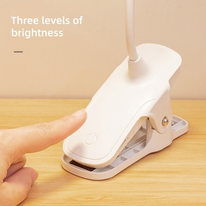 Có thể điều chỉnh hộ gia đình Ba cấp đèn bàn với clip và chống trượt cơ sở <span class=keywords><strong>Led</strong></span> sạc cảm ứng đèn cạnh giường ngủ cho phòng ngủ - Product Image 3