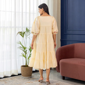 Robe midi bohème beige avec manches bouffantes, broderie florale, coupe ample, col carré, viscose tissée, robe décontractée d'été - Product Image 1