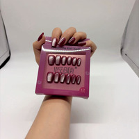 Ongles artificiels courts en forme d'amande avec logo personnalisé, à presser, en gel souple, faits à la main, style French Manucure, vente en gros