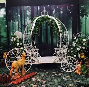 Carrinho de bombeiros de ferro branco para princesa, design de eventos ao ar livre, decorativo, carrinho de jardim