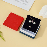 Boîte cadeau bicolore rouge et bleu marine A1 avec insert de présentation noir pour ensemble de boucles d'oreilles en perles et collier pendentif, idéale pour la vente au détail
