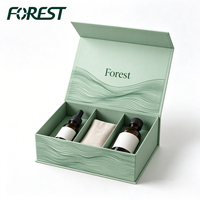 Boîte cadeau magnétique personnalisée Forest Packing avec 3 compartiments, estampage à chaud doré pour les ensembles d'huiles essentielles et de soins de la peau
