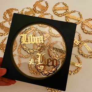 Top vente plaqué or 14k personnalisé nom du zodiaque horoscope xoxo bambou grande taille boucles d'oreilles pour les femmes - Product Image 1