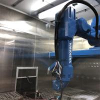 Ligne de revêtement automatique par robot de pulvérisation