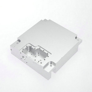 Dissipateur thermique en aluminium usiné sur mesure par CNC pour le refroidissement électronique - Product Image 4
