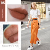 Lipstik Matte Velvet Casing Hitam Mewah Label Pribadi Tahan Lama Logo Kustom Grosir Makeup MOQ Rendah