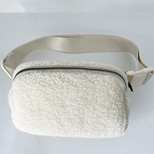 Riñonera Antirrobo Premium de Forro Polar Sherpa para Mujer al por Mayor, Bolso Cruzado Deportivo para Exteriores con Cremallera Metálica - Product Image 3