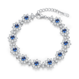 Bracelet tendance en argent 925 avec saphir cultivé, forme de fleur brillante, excellent cadeau pour les anniversaires des filles et les occasions quotidiennes - Product Image 1