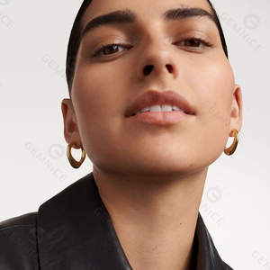 Aros Gruesos de Plata de Ley 925 con Forma de Cúpula de Gemnel, Aros de Plata de Ley para Mujer, Joyería de Diseño - Product Image 2