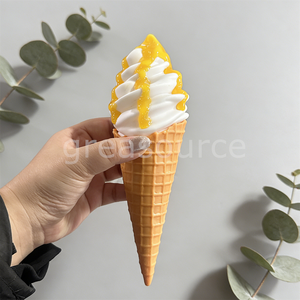 Figurine réaliste de crème glacée molle saveur mangue, modèle vanille, en PU souple écologique, décoration alimentaire factice en plastique en forme de cœur - Product Image 5