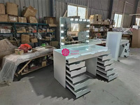 Miroir de Coiffeuse Lumineux Moderne Pas Cher en Gros avec Rangement pour Maquilleuse, Idéal pour Chambre d'Hôtel, 1 Pièce en Bois de Chêne