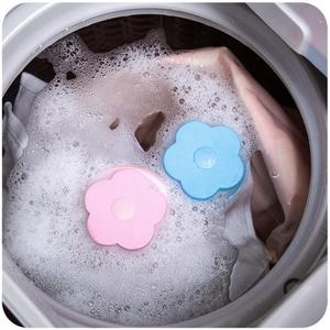 Filtro flotante para lavadora, removedor de pelusas, limpiador de ropa portátil con forma de flor rosa y azul para el cuidado de la ropa - Product Image 1