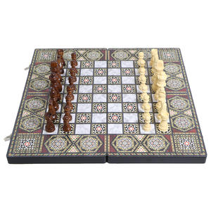 Tablero de Ajedrez Plegable de Madera con Patrón Oscuro, Diseño 3 en 1 para Damas y Backgammon, Juego de Mesa Portátil para Desarrollar la Inteligencia - Product Image 5