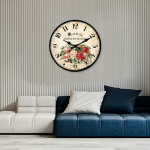 Horloge murale ronde vintage personnalisable sur le thème de la rose de <span class=keywords><strong>Marseille</strong></span> - Design floral de carte pour la décoration intérieure, salon, chambre à coucher - Product Image 1